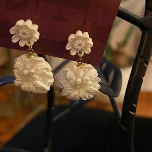 White cream flower post dangle earrings